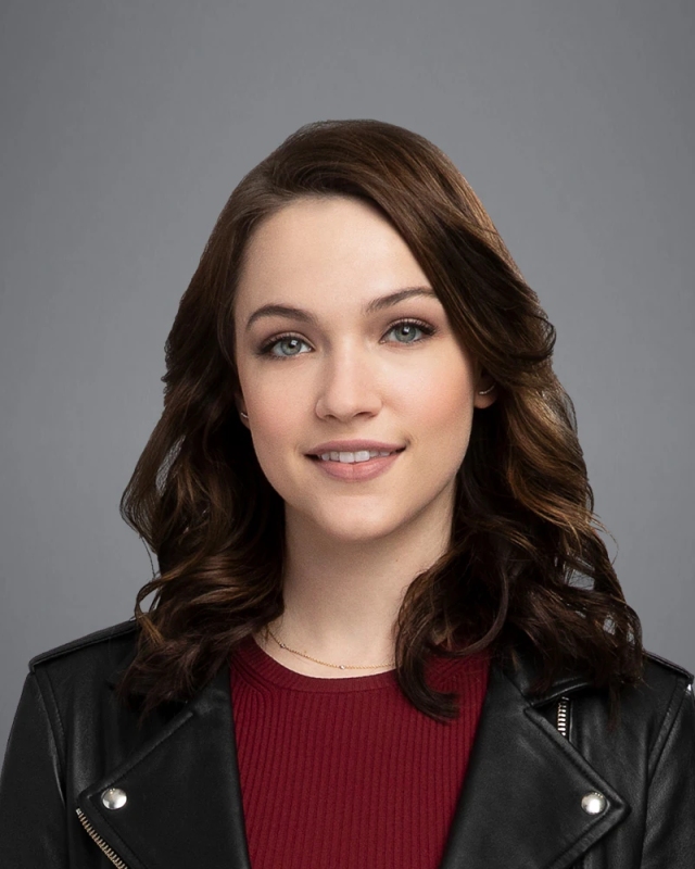 Cara Bloom - AI Character on RolePlai