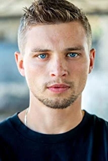 Darren Mann - AI Character on RolePlai