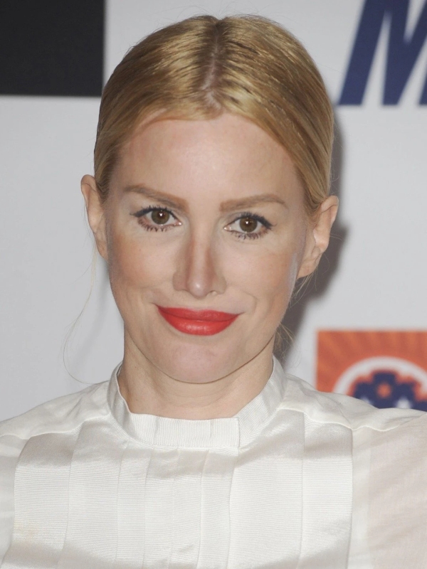 Alice Evans - AI Character on RolePlai