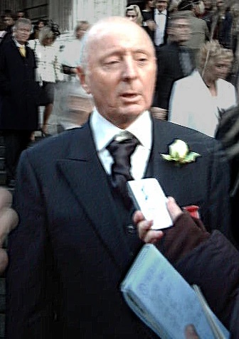 Jasper Carrott - AI Character on RolePlai