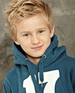 Samell Færson - AI Character on RolePlai