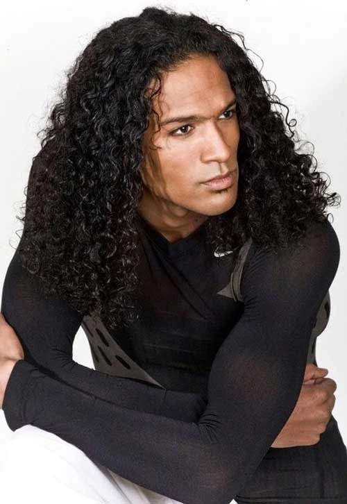 Ardeshir Vela - AI Character on RolePlai