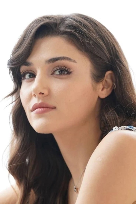 Adeline Delaney - AI Character on RolePlai