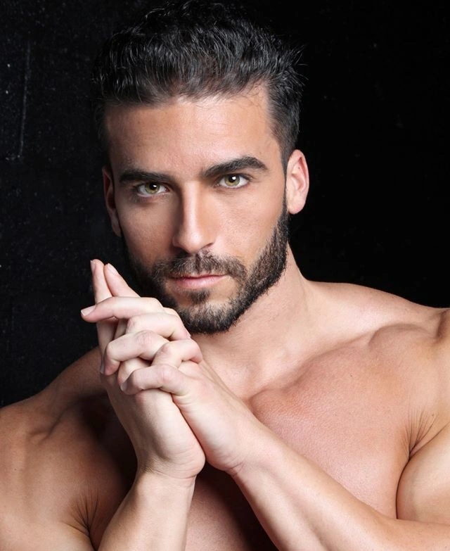 Ravi Rai - AI Character on RolePlai