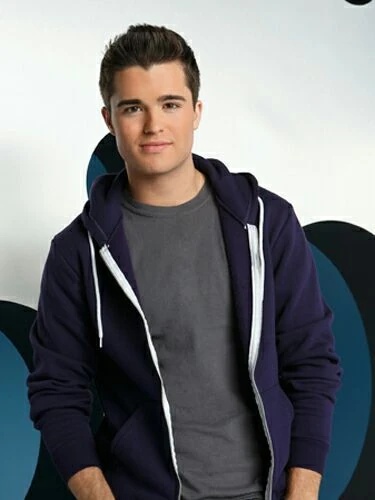 Adam Davenport - AI Character on RolePlai