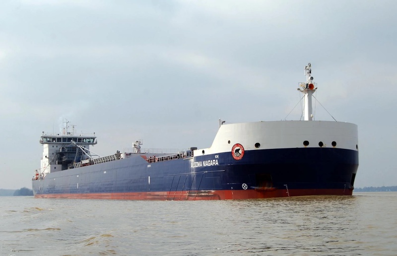 Algoma Niagara - AI Character on RolePlai