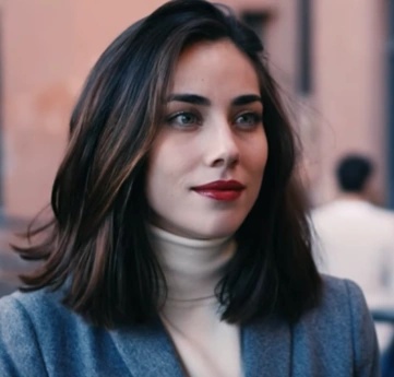 Eleonora Sava - AI Character on RolePlai