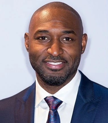 Adrian Holmes - AI Character on RolePlai