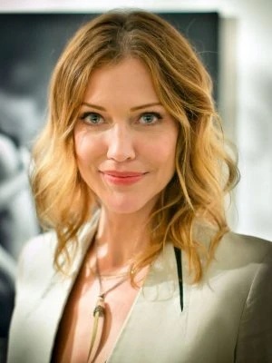 Noella St. James - AI Character on RolePlai