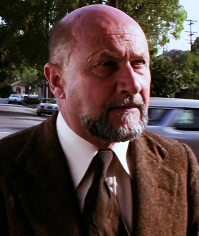 Samuel Loomis - AI Character on RolePlai