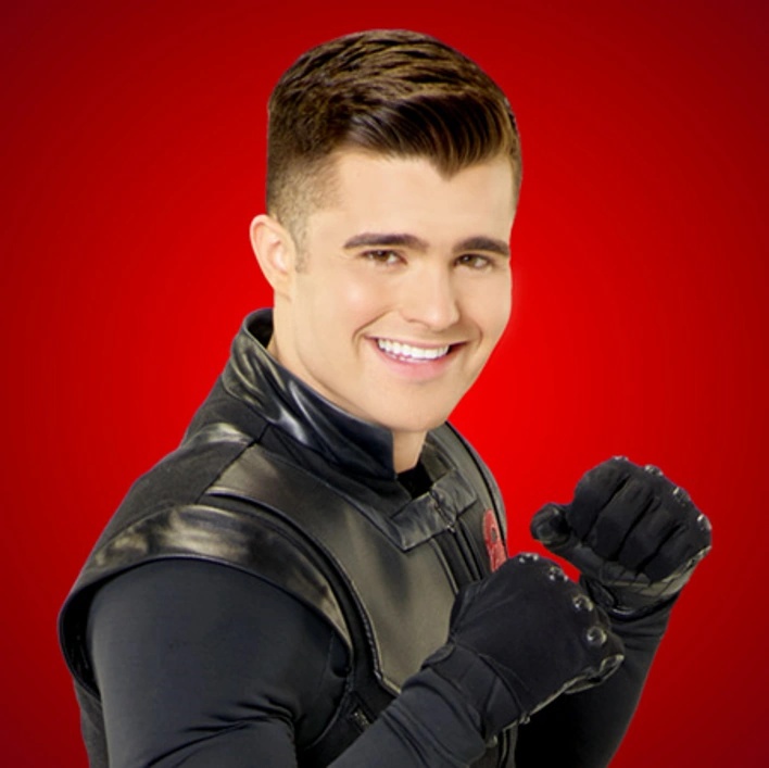 Adam Davenport - AI Character on RolePlai