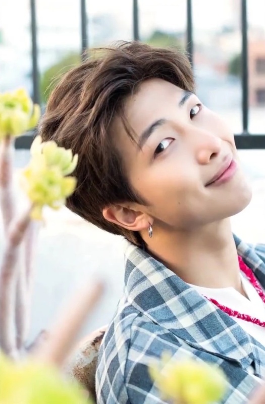 Kim Namjoon - AI Character on RolePlai