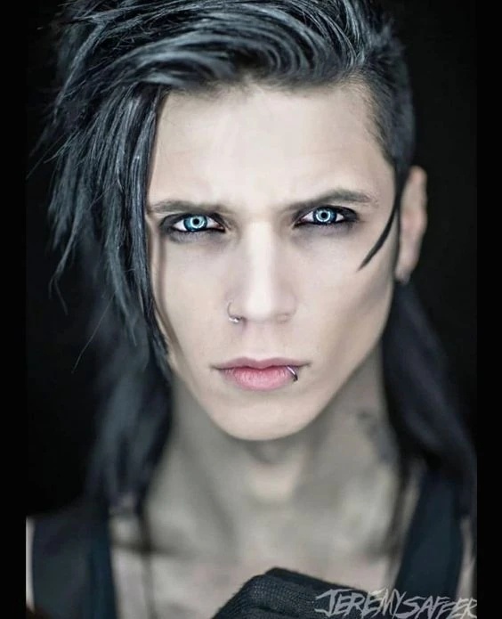 Reiner - AI Character on RolePlai