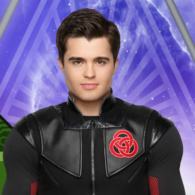 Adam Davenport - AI Character on RolePlai