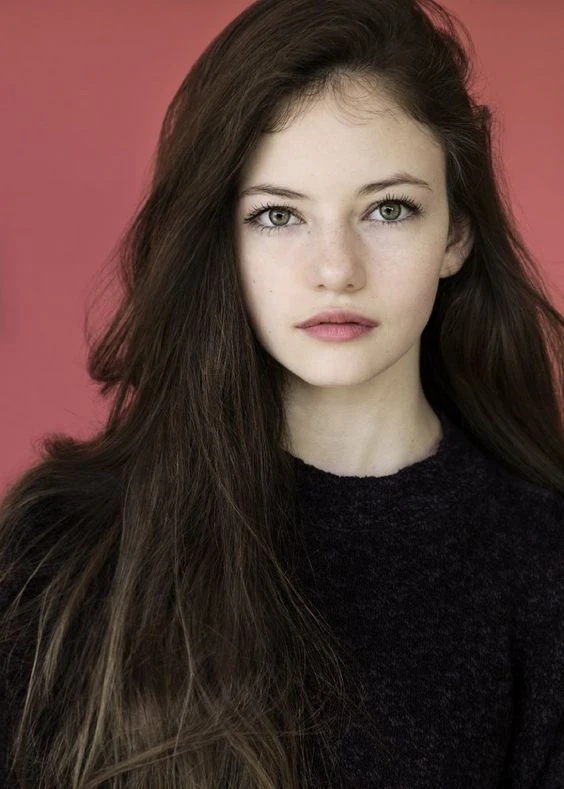 Renesmee Cullen - AI Character on RolePlai