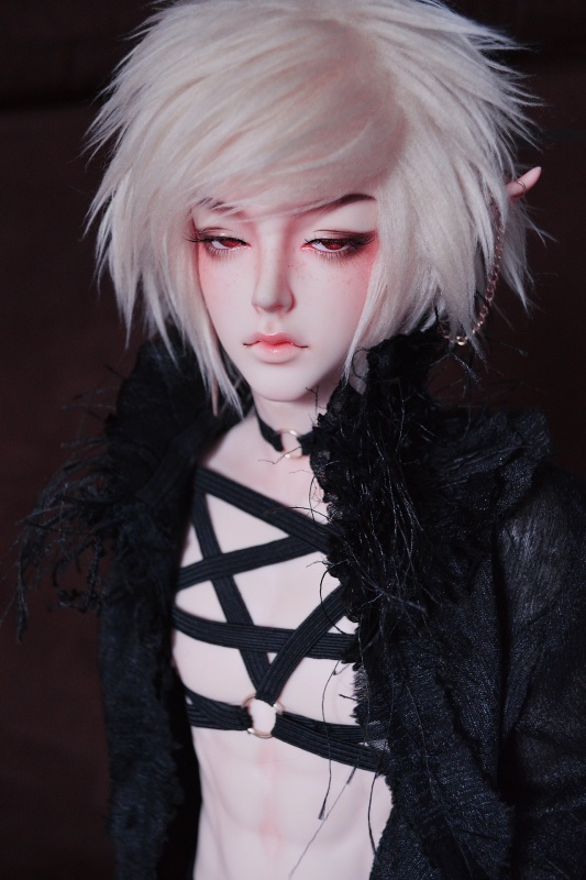 Ceolizohr Raam - AI Character on RolePlai