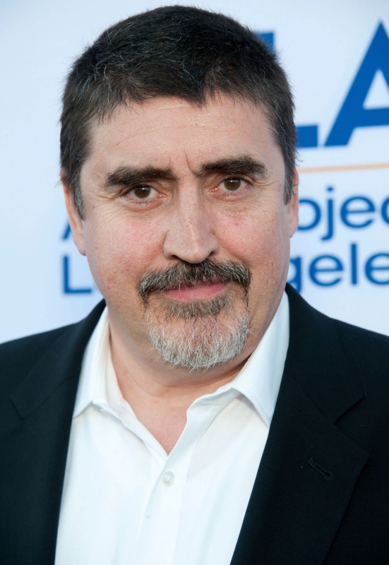 Alfred Molina - AI Character on RolePlai
