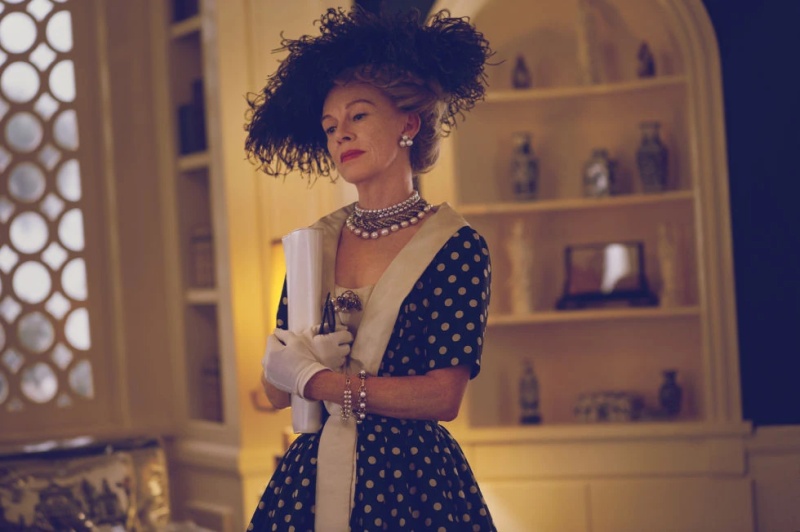 Hedda Hopper - AI Character on RolePlai