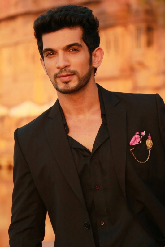Rithik Singh - AI Character on RolePlai