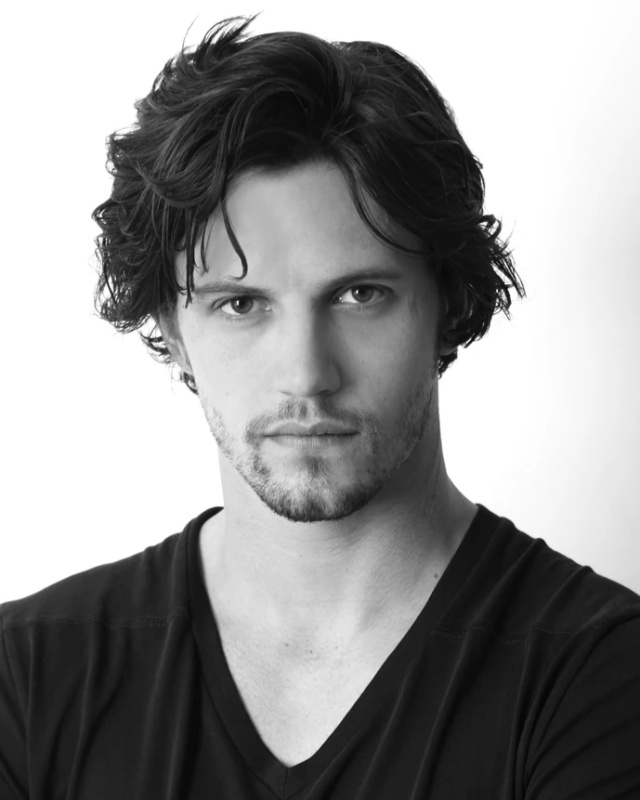 Nathan Parsons - AI Character on RolePlai