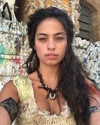 Glória Ribeiro - AI Character on RolePlai