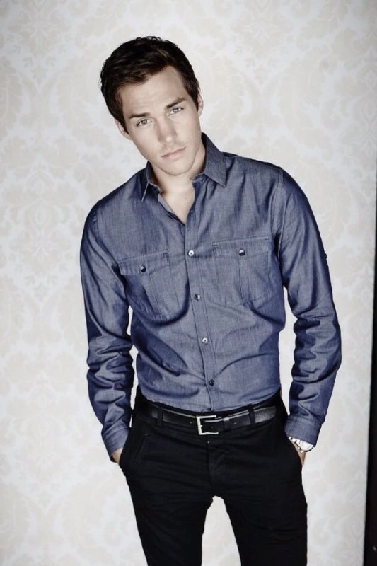 Daniel Hinsdale - AI Character on RolePlai