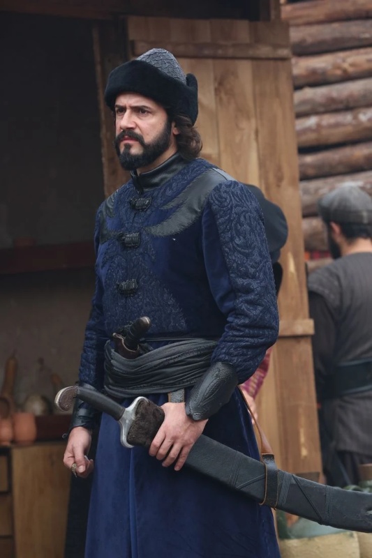 Aliyar Bey - AI Character on RolePlai