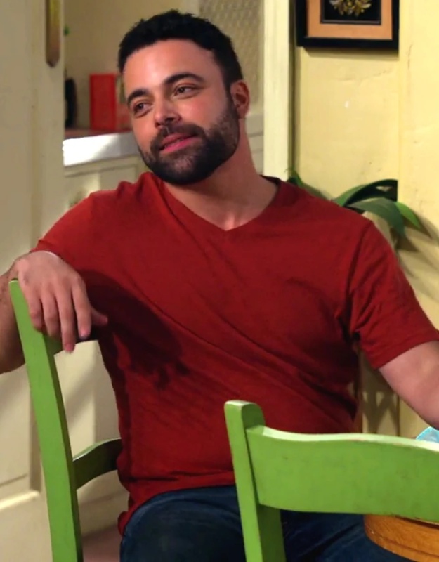 Victor Alvarez - AI Character on RolePlai