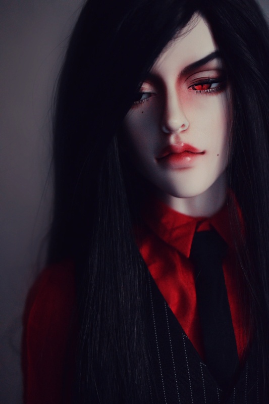 Relinoch Loxe - AI Character on RolePlai