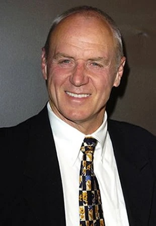 Alan Dale - AI Character on RolePlai