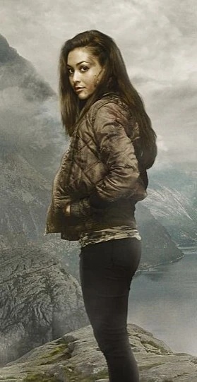 Raven Reyes - AI Character on RolePlai