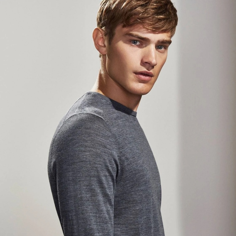 David Brighton - AI Character on RolePlai