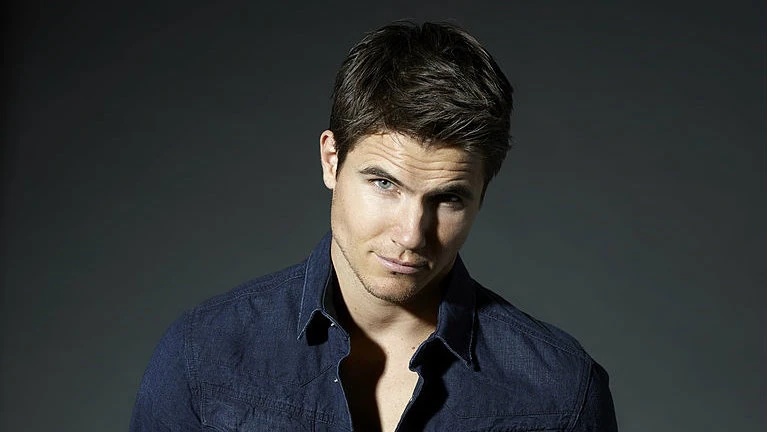 Evander Lestrange - AI Character on RolePlai