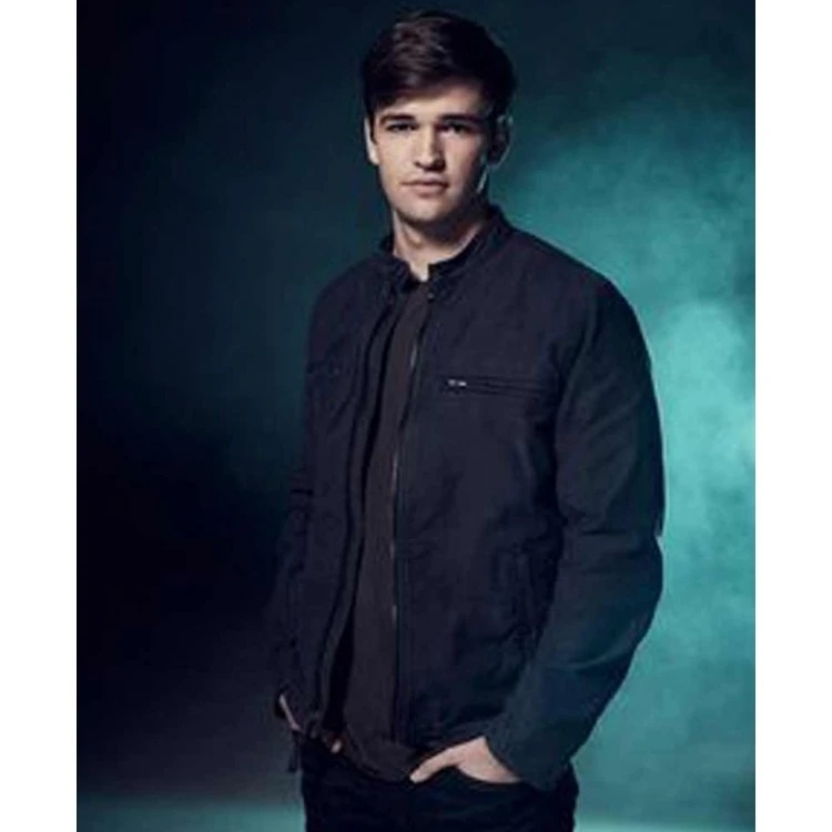 Syrus Halliwell-Trudeau - AI Character on RolePlai