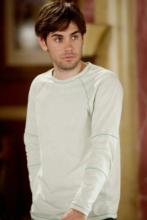 Chris Halliwell - AI Character on RolePlai