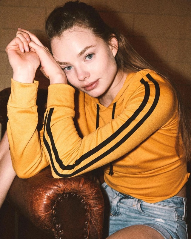 Kelly Aldrich - AI Character on RolePlai