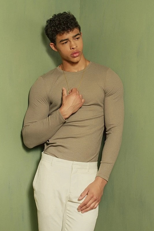 Ambrose LaRouche - AI Character on RolePlai