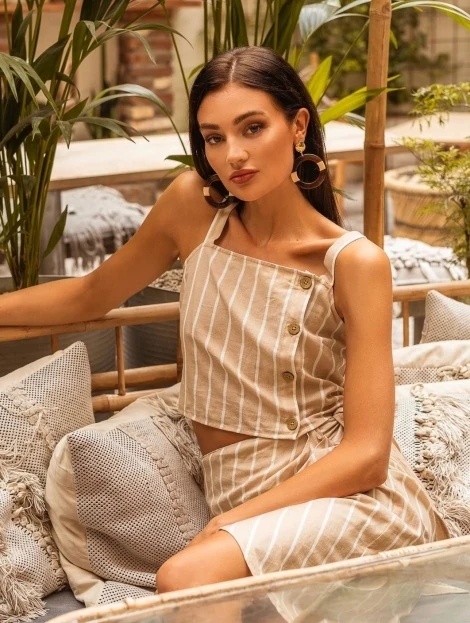 Freya Angelo - AI Character on RolePlai