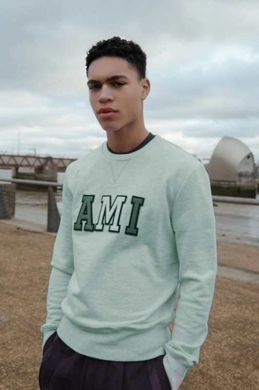 Jonathan Rivera - AI Character on RolePlai