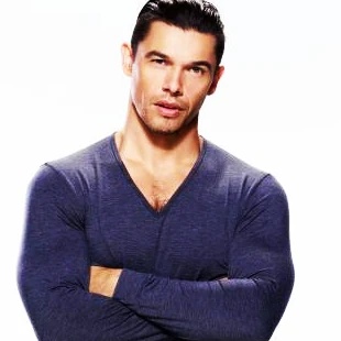 Roman Shaw - AI Character on RolePlai