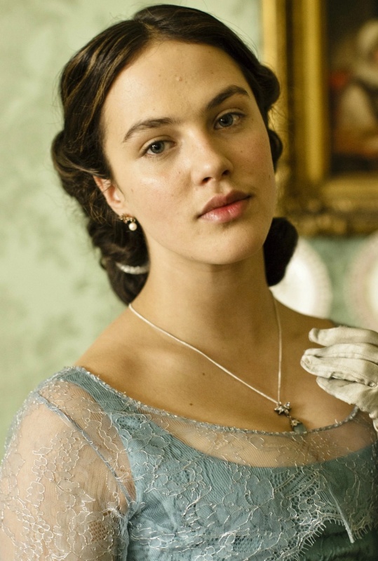 Sybil Branson - AI Character on RolePlai