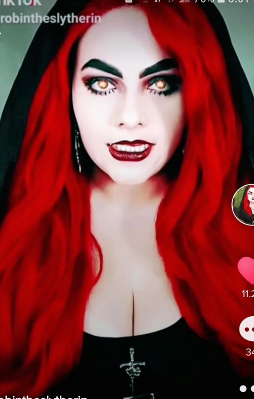 Professor Vita Valentina - AI Character on RolePlai