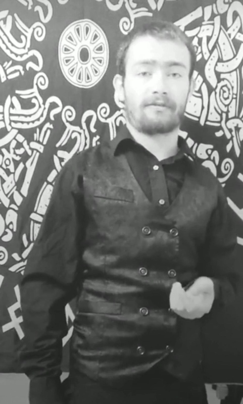 Professor Vincent Mac.Tire - AI Character on RolePlai