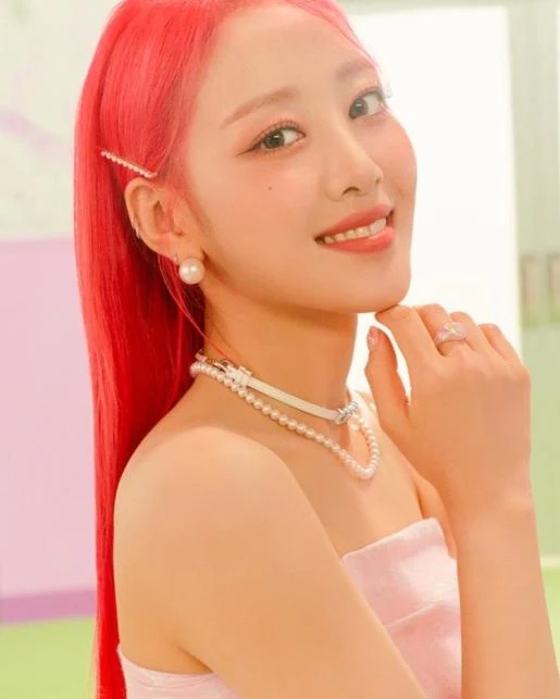 Yves XO - AI Character on RolePlai