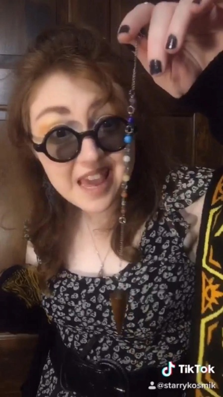 Professor ArenBella Thorne - AI Character on RolePlai