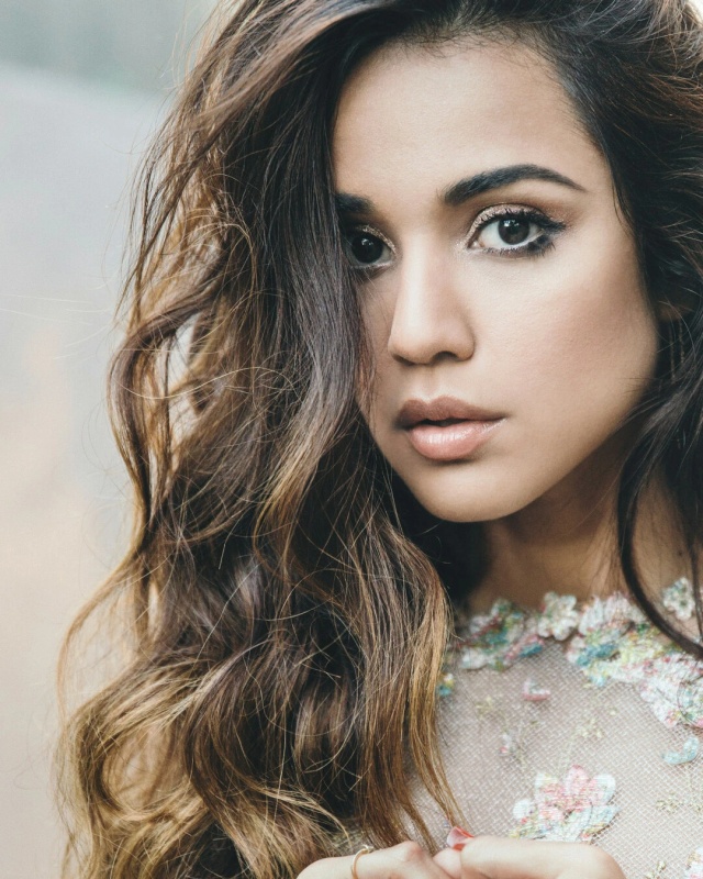 Bianca Alia Rivera - AI Character on RolePlai