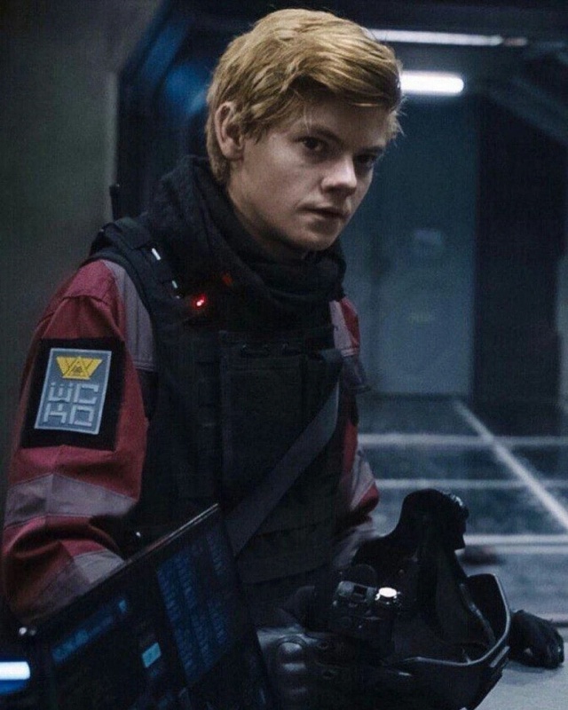Newt Liryas - AI Character on RolePlai
