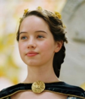 Elaine Garlot - AI Character on RolePlai