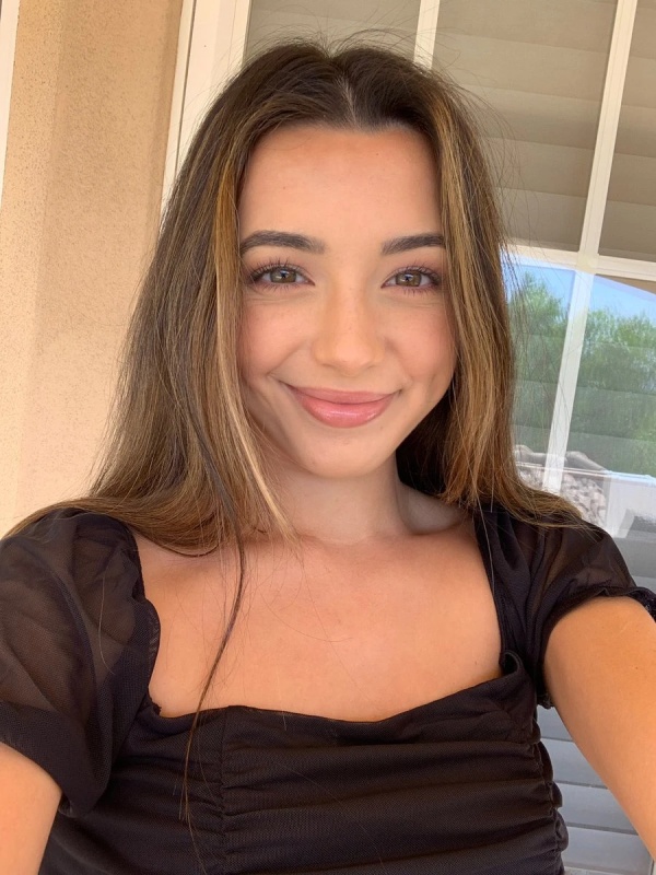 Vivian Mikaelson - AI Character on RolePlai