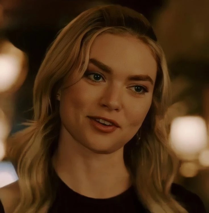 Lizzie Saltzman - AI Character on RolePlai